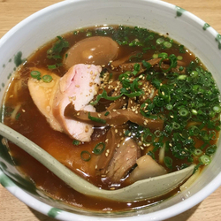 らーめん正油（味玉付き）