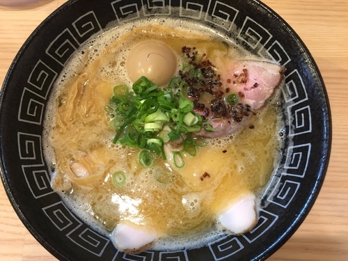 「特製白湯らぁ麺(980円)+ちいさいごはん(100円)」@中村麺三郎商店の写真