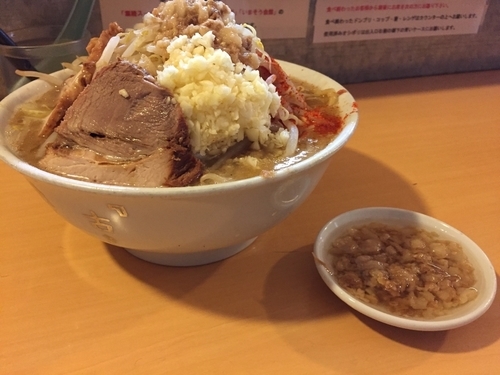 「ラーメン ＋にんにく野菜マシ脂マシ」@ラーメン荘 地球規模で考えろ 伏見本店の写真