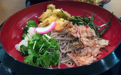 「冷やし海老ぶっかけいろいろ蕎麦」@蕎麦処 よしなりの写真