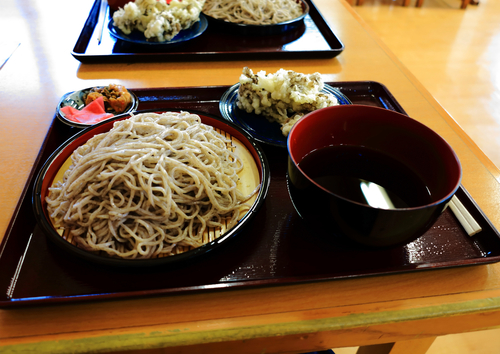 「舞茸天＆大盛り蕎麦」@道の駅 果実公園あしがくの写真