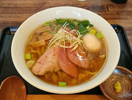 「鴨出汁(黒)+味玉」@麺屋 葵の写真