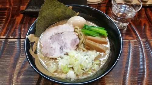「とんこつラーメン」@つけめん・らーめん活龍 竹園店の写真
