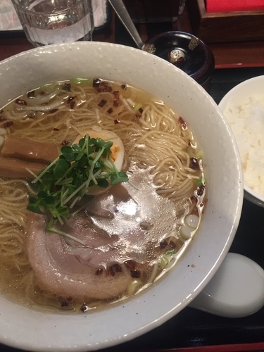 「塩らーめん、ライス」@中華麺酒家 彩華の写真