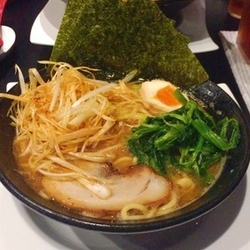 醤油とんこつネギラーメン