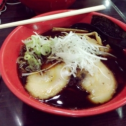 黒ラーメン