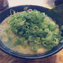 濃厚とんこつネギラーメン