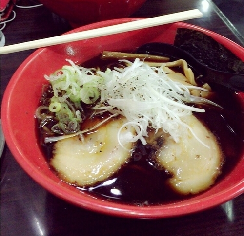 「黒ラーメン」@麺家いろは 海老名ビナウォーク店の写真
