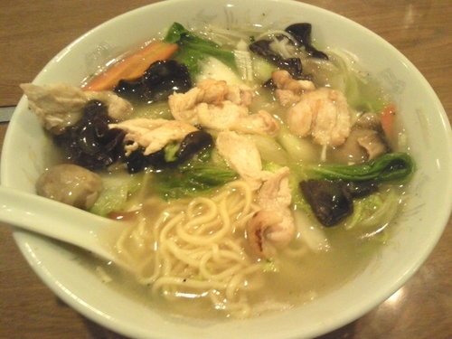 「しゃもと野菜の塩ラーメン￥750（税抜）」@穂久柳の写真