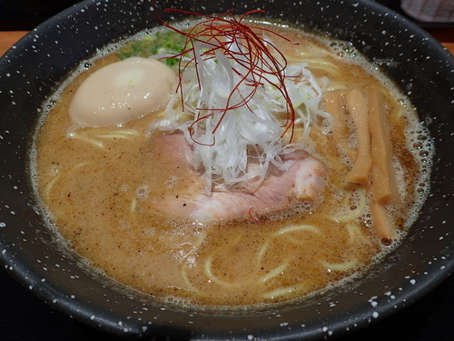 「味玉鶏白湯・黒」@中華そば 風 KAZEの写真