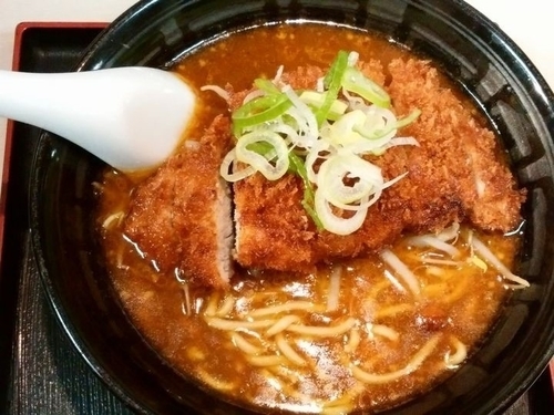 「手仕込とんかつカレーらーめん」@麺屋ここいち うまこくカレーらーめん 秋葉原店の写真