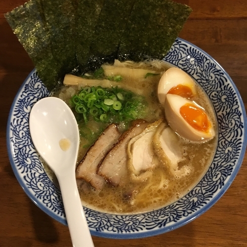 「特製煮干し鶏白湯ラーメン (950円)」@煮干しラーメン 麺匠 春晴の写真