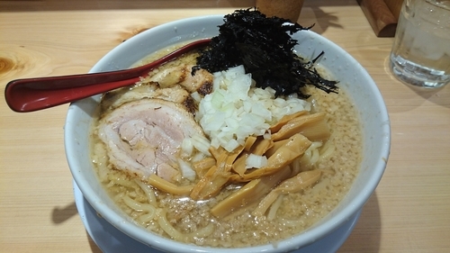 「背脂醤油らー麺」@焼きあご塩らー麺 たかはし 上野店の写真