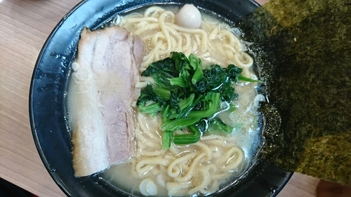 「とんこつ塩らーめん(太麺)」@麺家 昴 新大阪店の写真