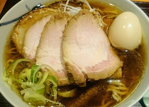 「醬油＋チャーシュー＋味玉」@麺 みつヰの写真