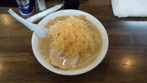 「辛ネギ味噌ラーメン（中）脂少な目、他はふつう」@こってりらーめん 誉の写真