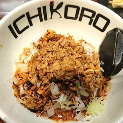 海老辛担々麺　チャーシュー丼