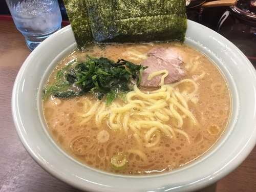「ラーメン中盛 固め ちょっと濃いめ」@寿々㐂家の写真