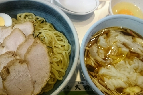 「チャーシュウワンタンせいろ ＋生卵」@大宮大勝軒の写真