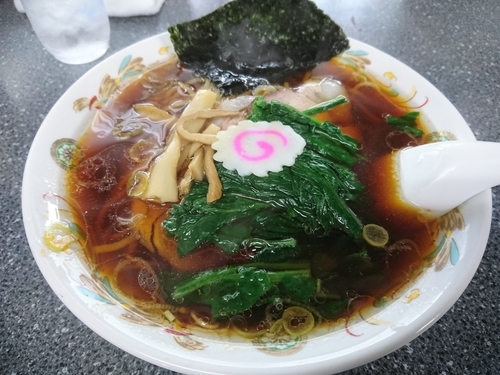 「青島ラーメン750円＋茹ホウレン草50円増し」@青島食堂 南万代店の写真