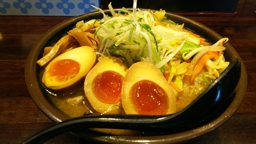 「旨味噌ラーメン大盛 野菜増し 味玉のせ」@北海道ラーメンなまらの写真