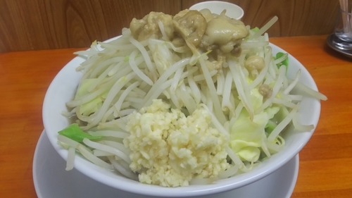 「中ラーメン（にんにく・あぶら）￥880」@ラーメン長嶋の写真