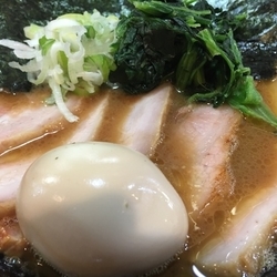 SPF焼き豚バラチャーシュー麺＋たまご【950円】