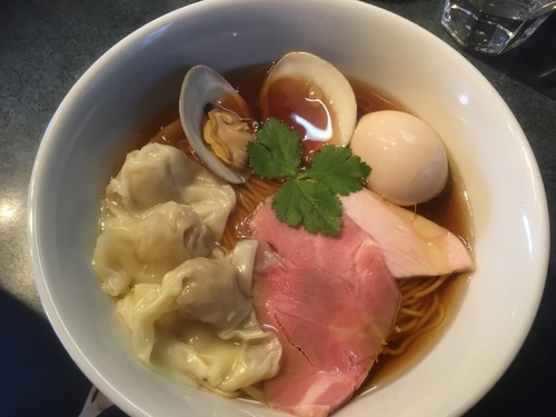 「特製醤油らーめん950円」@とものもとの写真