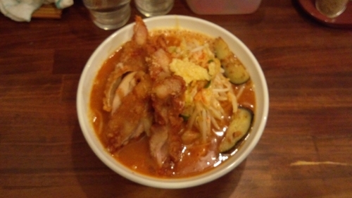 「ピリ辛あんかけＤＸ（中）」@旨辛ラーメン 表裏 市ヶ谷本店の写真