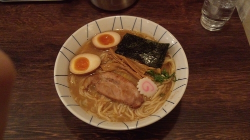 「味玉中華そば（中）無料」@麺恋処 き楽の写真