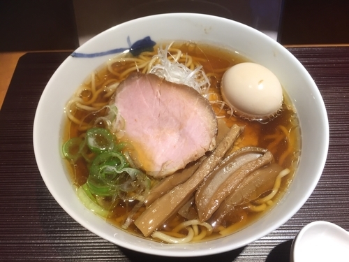 「醤油 味玉 800円（味玉が小さいので50円割引）」@麺 みつヰの写真