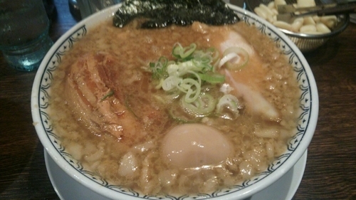 「角煮ばんから(脂多め・大盛)+味付玉子+しろごはん」@東京豚骨拉麺 ばんから 池袋本店の写真