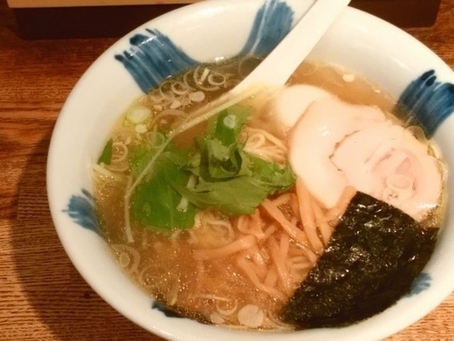 「塩らーめん＋味玉子」@ラーメン食堂 粋な一生の写真