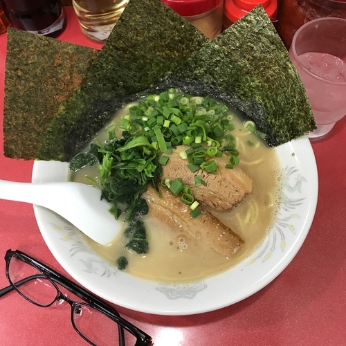 「細麺 ラーメン 並」@鹿島家 鶴見店の写真
