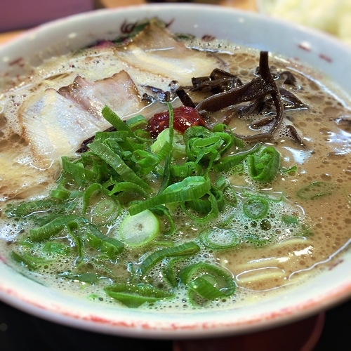 「若鶏唐揚セット(久留米の龍+唐揚げ+ご飯)」@ラーメン食堂 一生懸麺の写真