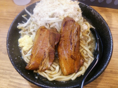 「ラーメン中（やさい、あぶら、しょうが）」@ガッツリ拉麺 鍛吉の写真