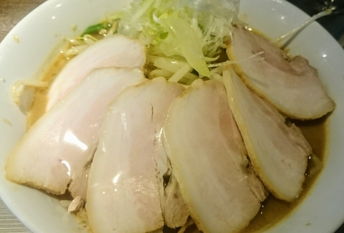 「とんがりみそラーメン（冬限定・８５０円）＋チャーシュー」@らあめん 広の写真