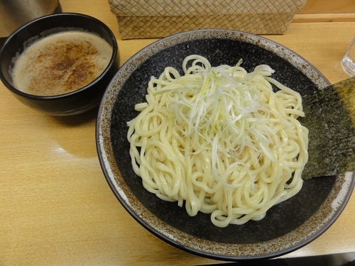 「つけ麺（平打ち太麺（中）・濃厚魚介MIX）」@つけ麺 渡辺 本店の写真