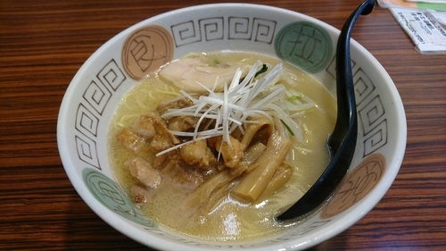 「塩もつそば　790円」@もつの屋の写真