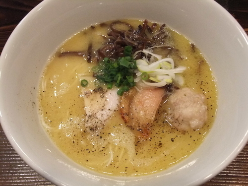 「博多水炊きらーめん（750円）」@博多水炊きらーめん うかんむりの写真