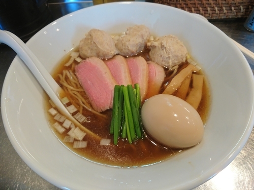 「醤油鴨清湯900円＋肉団子300円」@日の丸さんじの写真