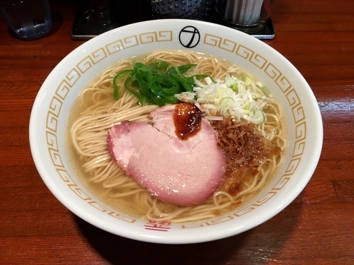 「塩らーめん・大盛り」@ナルトもメンマもないけれど。の写真