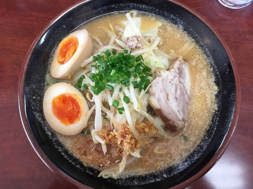 「味噌 豊潤(730円)+味玉(100円)」@みそ家 豊潤の写真