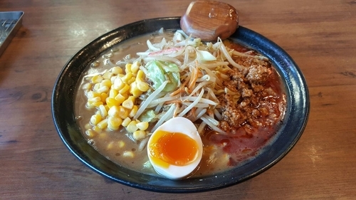 「野菜爆盛り味噌らーめん」@マルヤ商店の写真