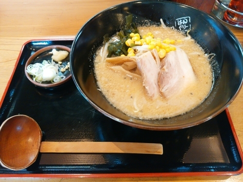 「みそラーメン(並盛・160g)670円」@らーめん はんぐりーの写真