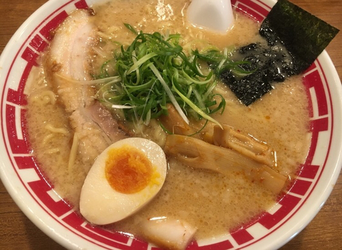 「東京豚骨ラーメン  680円」@屯ちん 池袋西口店の写真