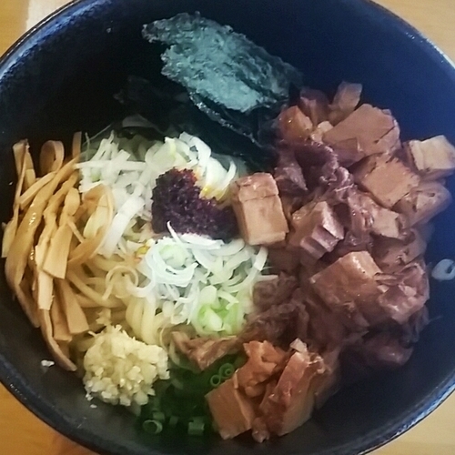 「【新メニュー】肉増し油そば ９００円」@麺や 燦虎の写真