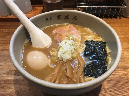 「らーめん」@麺屋吉左右の写真