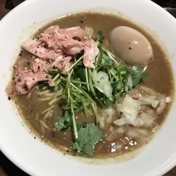 濃厚烏賊煮干中華そば(玉子入り) ¥880