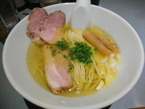 「白醤油ラーメン 700円」@貪瞋癡の写真
